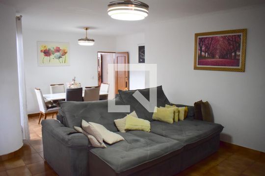 Sala de casa para alugar com 3 quartos, 250m² em Independência, Ribeirão Preto