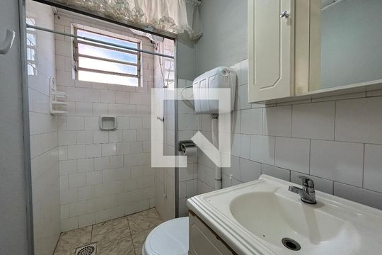 Banheiro de apartamento à venda com 1 quarto, 36m² em Canudos, Novo Hamburgo