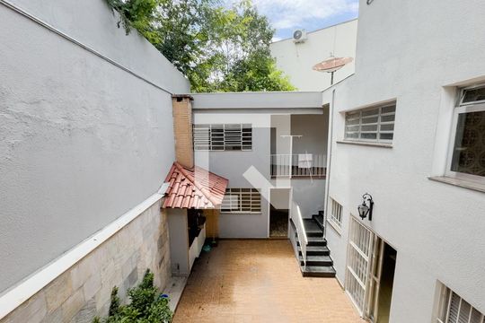 Vista de casa à venda com 4 quartos, 350m² em Vila Madalena, São Paulo
