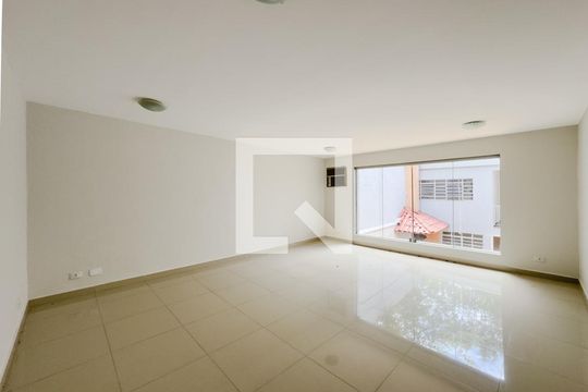 Sala de casa à venda com 4 quartos, 350m² em Vila Madalena, São Paulo