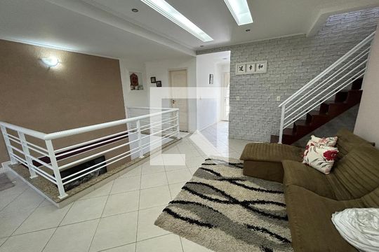 Sala 2 de casa para alugar com 3 quartos, 300m² em Vila Valqueire, Rio de Janeiro