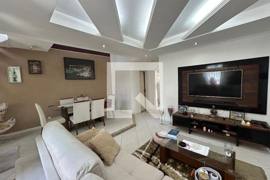 Sala 1 de casa para alugar com 3 quartos, 300m² em Vila Valqueire, Rio de Janeiro