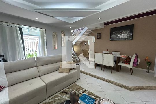 Sala 1 de casa para alugar com 3 quartos, 300m² em Vila Valqueire, Rio de Janeiro