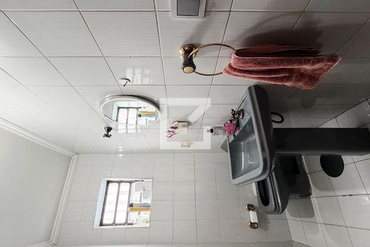 Lavabo de casa à venda com 3 quartos, 165m² em Jardim Ester Yolanda, São Paulo