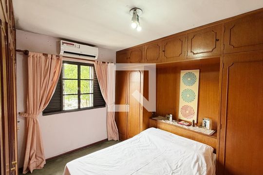 Quarto 1 de casa à venda com 3 quartos, 165m² em Jardim Ester Yolanda, São Paulo