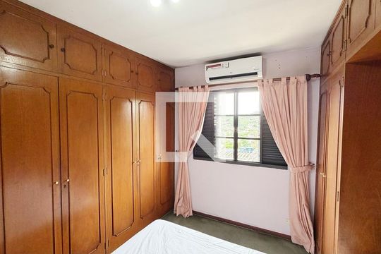 Quarto 1 de casa à venda com 3 quartos, 165m² em Jardim Ester Yolanda, São Paulo