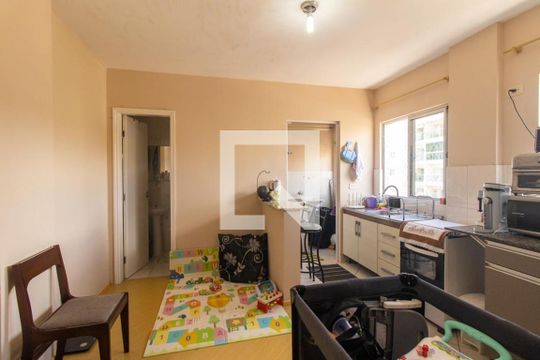 Sala/Cozinha de apartamento à venda com 1 quarto, 36m² em Água Verde, Curitiba