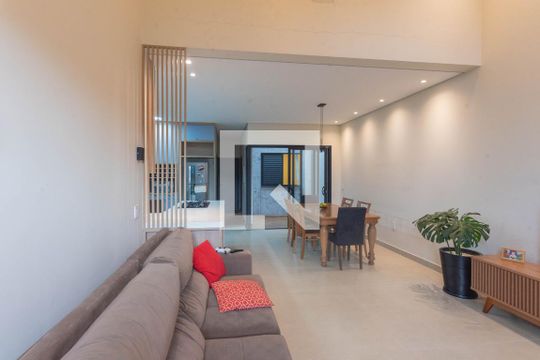 Casa para alugar com 3 quartos, 167m² em Jardim Ipaussurama, Campinas