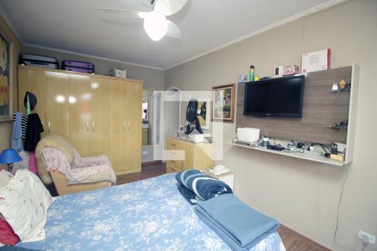 Suite de casa à venda com 3 quartos, 180m² em Cidade São Jorge, Santo André