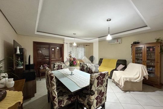 Sala de casa à venda com 3 quartos, 120m² em Feitoria, São Leopoldo