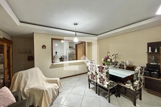 Sala de casa à venda com 3 quartos, 120m² em Feitoria, São Leopoldo
