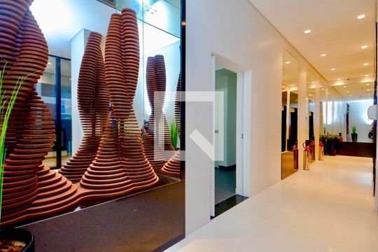 Hall social de apartamento à venda com 3 quartos, 80m² em Centro, Guarulhos