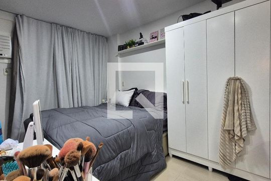 Suíte  de apartamento à venda com 2 quartos, 80m² em Recreio dos Bandeirantes, Rio de Janeiro