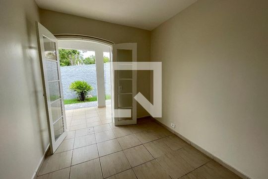 Quarto 1 de casa de condomínio para alugar com 3 quartos, 600m² em Parque Sao Paulo, Cotia