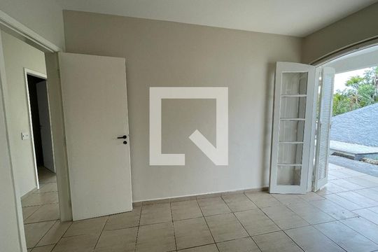 Quarto 1 de casa de condomínio para alugar com 3 quartos, 600m² em Parque Sao Paulo, Cotia