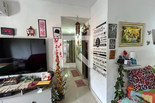 Corredor de apartamento à venda com 3 quartos, 90m² em Lins de Vasconcelos, Rio de Janeiro