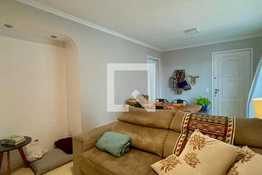 Sala de TV de apartamento à venda com 3 quartos, 75m² em Pinheiros, São Paulo