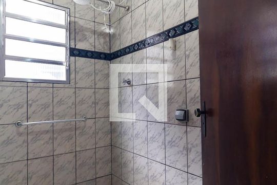 Banheiro de casa à venda com 2 quartos, 105m² em Jardim Cotiana, São Paulo