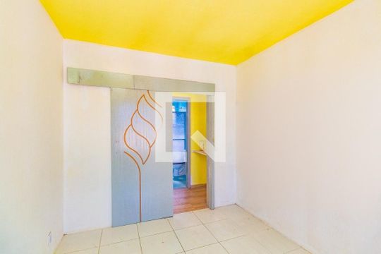 Quarto  de kitnet/studio para alugar com 1 quarto, 70m² em Rubem Berta, Porto Alegre