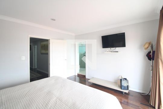 Suíte 1 de casa à venda com 4 quartos, 240m² em Interlagos, São Paulo