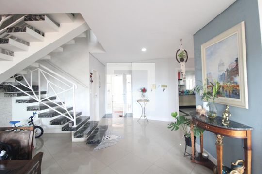 Sala de casa à venda com 4 quartos, 240m² em Interlagos, São Paulo