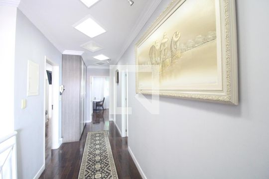 Corredor de casa à venda com 4 quartos, 240m² em Interlagos, São Paulo