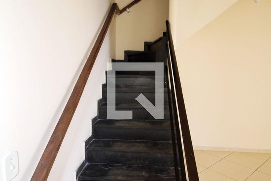 Sala - Escada de casa à venda com 4 quartos, 386m² em Vaz Lobo, Rio de Janeiro