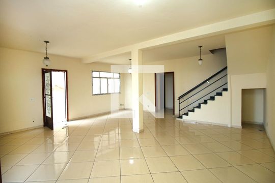Sala de casa à venda com 4 quartos, 386m² em Vaz Lobo, Rio de Janeiro