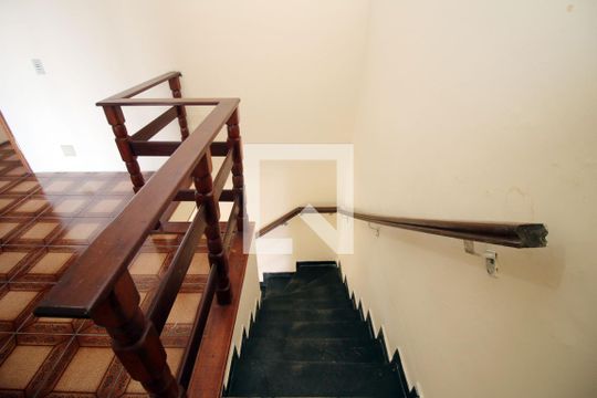 Sala - Escada de casa à venda com 4 quartos, 386m² em Vaz Lobo, Rio de Janeiro