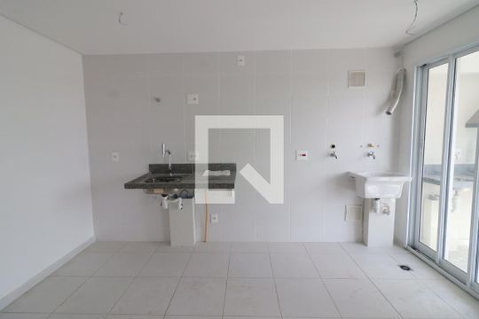 Sala/Cozinha de apartamento à venda com 2 quartos, 54m² em Rochdale, Osasco