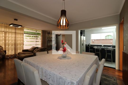 Sala de Jantar de casa à venda com 3 quartos, 235m² em Vila Curuçá, Santo André