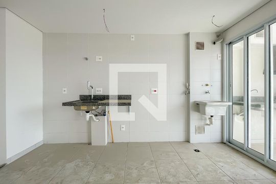 Sala e Cozinha de apartamento à venda com 2 quartos, 65m² em Rochdale, Osasco