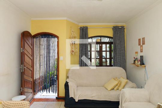 Sala de casa à venda com 2 quartos, 72m² em Jardim Lageado, São Paulo