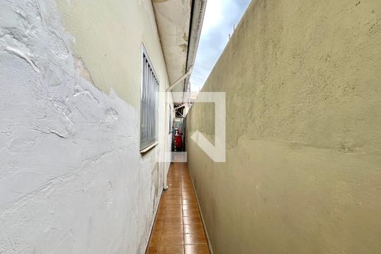 Quintal de casa à venda com 2 quartos, 80m² em Vila Fachini, São Paulo