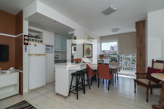 Sala de apartamento à venda com 2 quartos, 67m² em Jardim do Salso, Porto Alegre