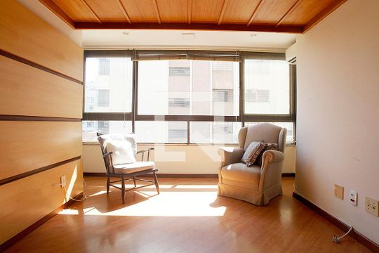 Sala 2 de apartamento para alugar com 3 quartos, 170m² em Independência, Porto Alegre
