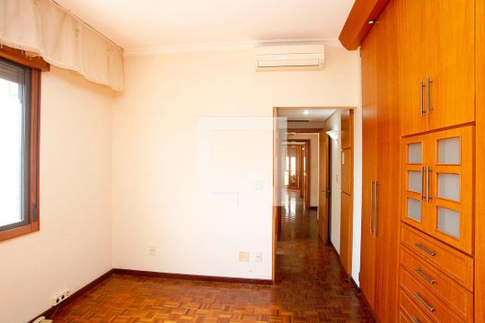 Quarto 1 Suíte de apartamento para alugar com 3 quartos, 170m² em Independência, Porto Alegre