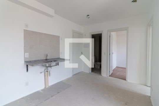 Sala e Cozinha de apartamento à venda com 2 quartos, 38m² em Vila Hebe, São Paulo