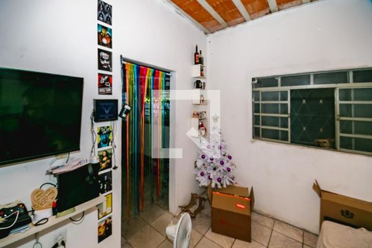 Casa à venda com 4 quartos, 150m² em Nacional, Contagem