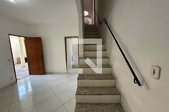 Sala de casa para alugar com 3 quartos, 305m² em Bento Ribeiro, Rio de Janeiro