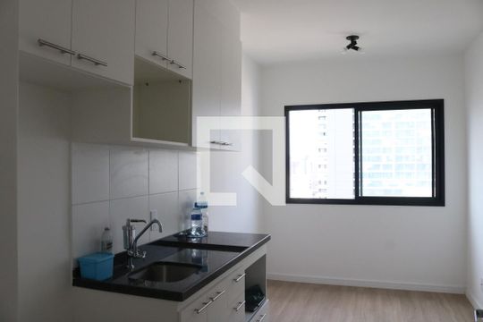Sala e Cozinha Integrada de apartamento para alugar com 1 quarto, 24m² em Pompeia, São Paulo