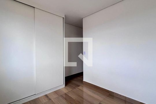 quarto  de apartamento para alugar com 3 quartos, 130m² em Monsenhor Messias, Belo Horizonte