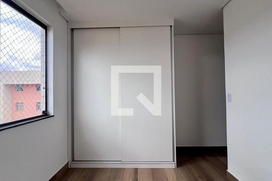 quarto  de apartamento para alugar com 3 quartos, 130m² em Monsenhor Messias, Belo Horizonte