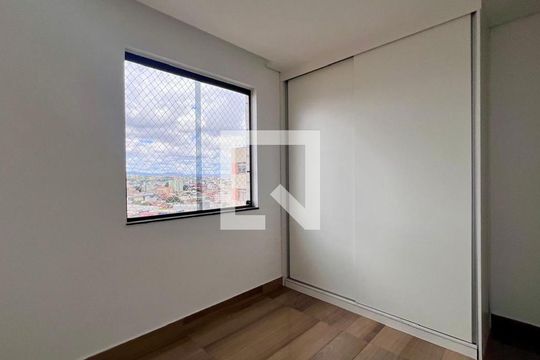 quarto  de apartamento para alugar com 3 quartos, 130m² em Monsenhor Messias, Belo Horizonte