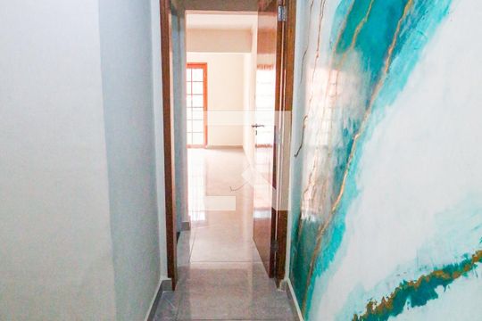 Corredor de casa à venda com 2 quartos, 120m² em Campo Limpo, São Paulo