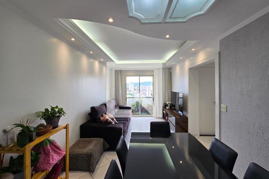 Sala  de apartamento à venda com 2 quartos, 75m² em Vila Galvão, Guarulhos