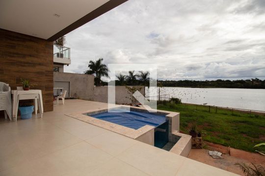 Piscina de casa de condomínio para alugar com 4 quartos, 390m² em Smln, Brasília