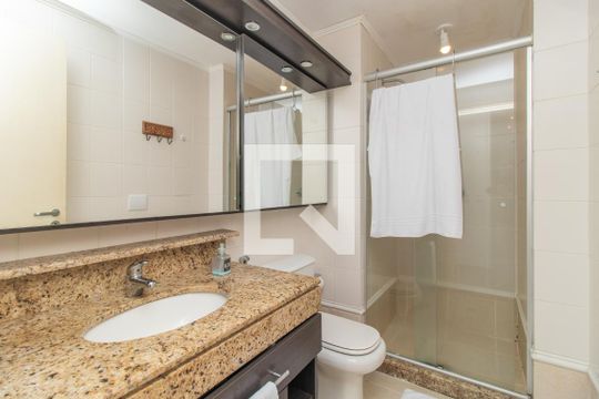 Banheiro de apartamento para alugar com 1 quarto, 34m² em Praia de Belas, Porto Alegre