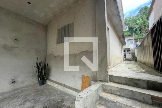 Garagem de casa para alugar com 3 quartos, 152m² em Jardim Leonor, Cotia