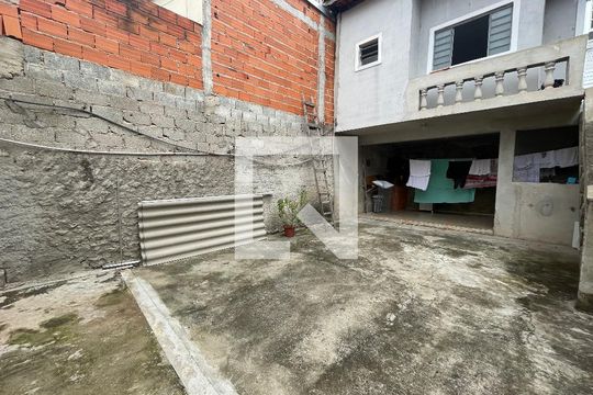 Quintal de casa para alugar com 3 quartos, 152m² em Jardim Leonor, Cotia